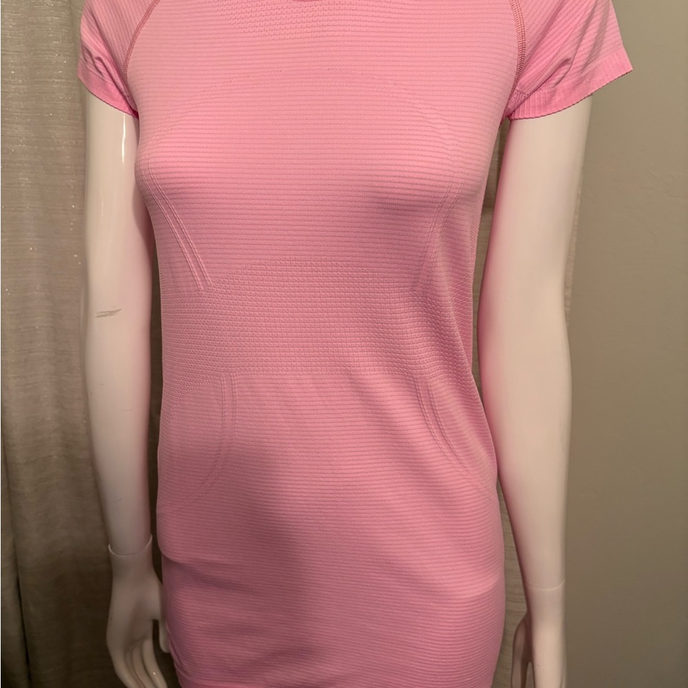 Lululemon Swiftly Tech 2.0 Hip Length NWOT Size 8
